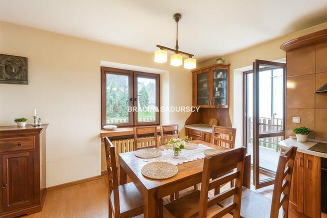 Dom Libertów gm. Mogilany, Spacerowiczów