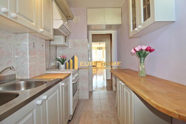 BLISKO RONDA WIATRACZNA W NISKIM BUDYNKU CICHE