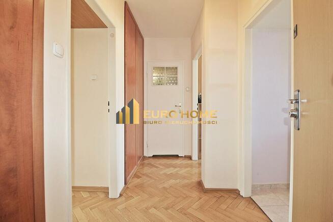 BLISKO RONDA WIATRACZNA W NISKIM BUDYNKU CICHE