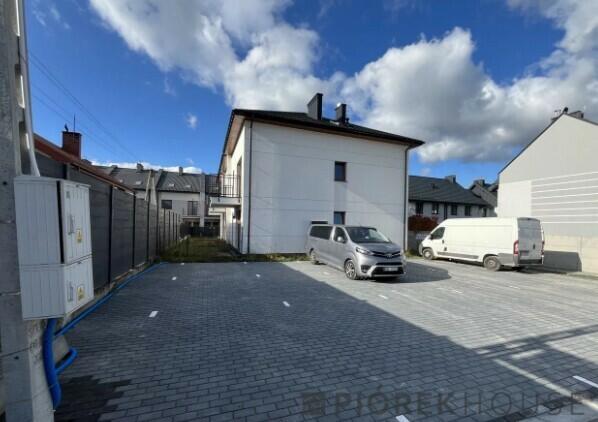 4-pokojowe mieszkanie w Markach