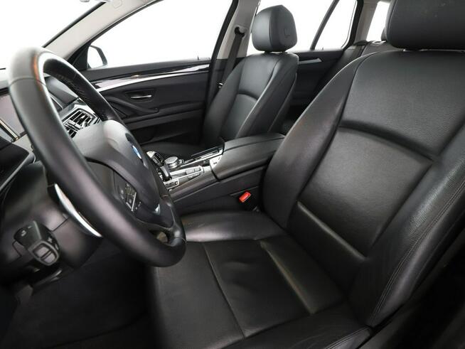 BMW 520 4x4 automat full LED skóra duża navi klima auto panorama