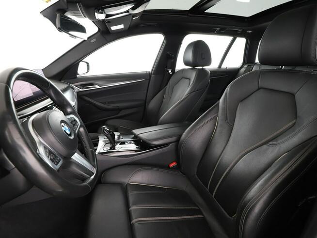 BMW 520 FV23% M Sport automat xDrive mHEV skóra panorama Live Cockpit navi kam