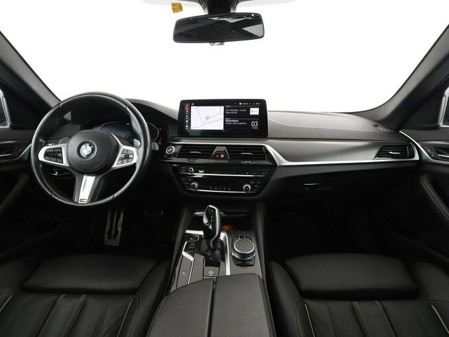 BMW 520 FV23% M Sport automat xDrive mHEV skóra panorama Live Cockpit navi kam