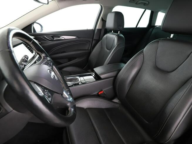 Opel Insignia automat full LED skóra AGR navi klima auto grzane fotele kamera i czuj