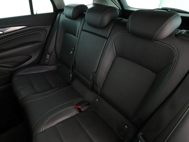 Opel Insignia automat full LED skóra AGR navi klima auto grzane fotele kamera i czuj