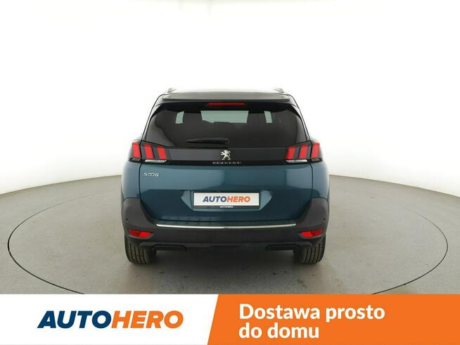 Peugeot 5008 7 os. automat full LED skóra/alcantara virtual cocpit kamery panorama