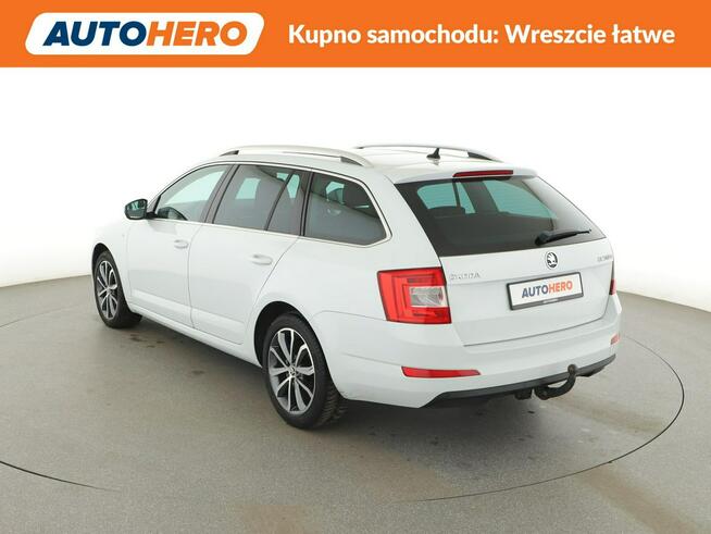 Škoda Octavia DSG bi-xenon panorama navi klima auto czujniki parkowania hak