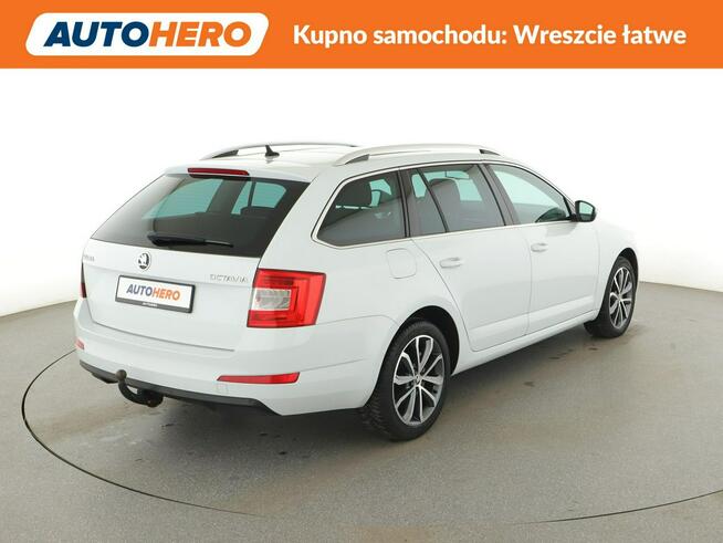 Škoda Octavia DSG bi-xenon panorama navi klima auto czujniki parkowania hak