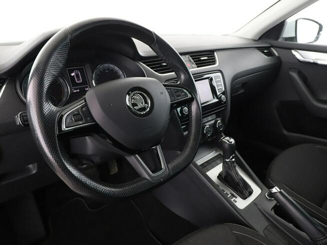 Škoda Octavia DSG bi-xenon panorama navi klima auto czujniki parkowania hak