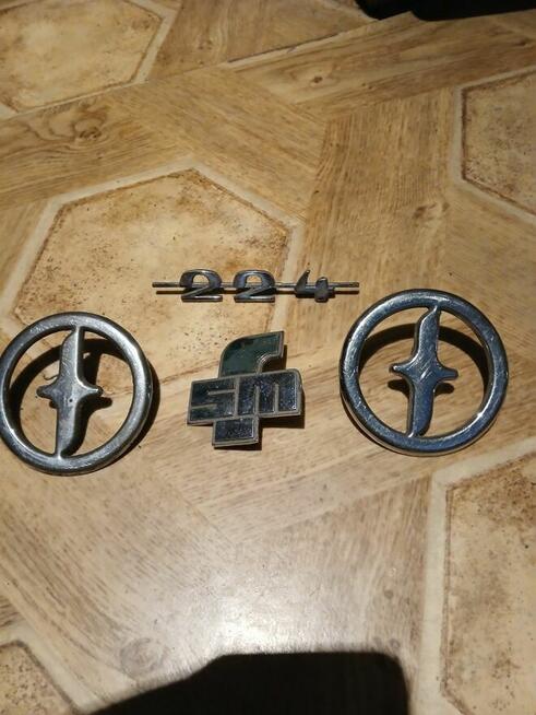 Sprzedam stare emblematy na samochód syrena fso polpnez