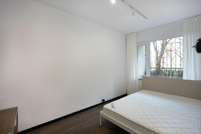 Różanka, balkon, oddzielna sypialnia, wygodna kuchnia, nowe