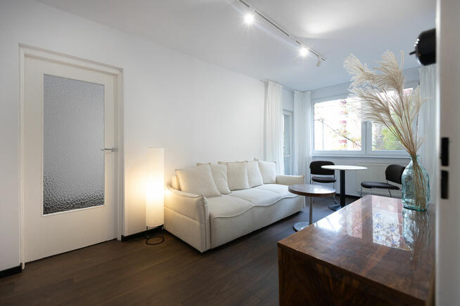 Różanka, balkon, oddzielna sypialnia, wygodna kuchnia, nowe