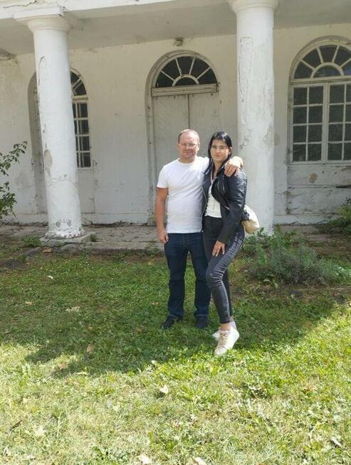 Szukamy pary lub pani.