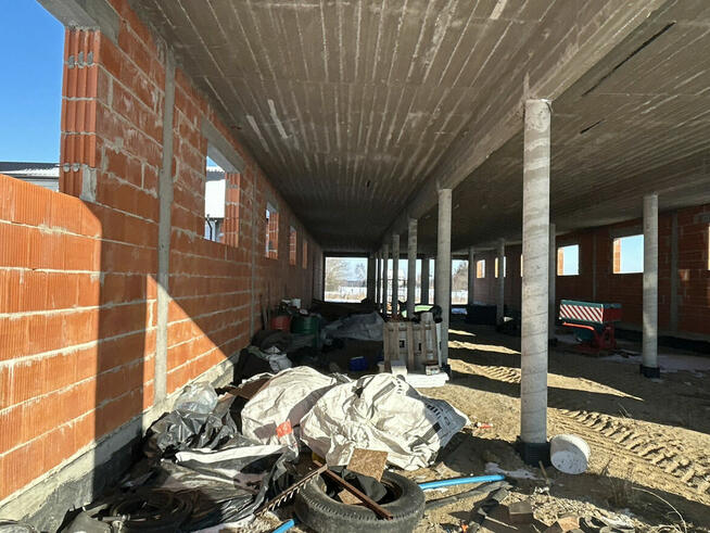 HALA DO SPRZEDAŻY PLUS BUDYNEK BIUROWY DO ADAPTAcJI