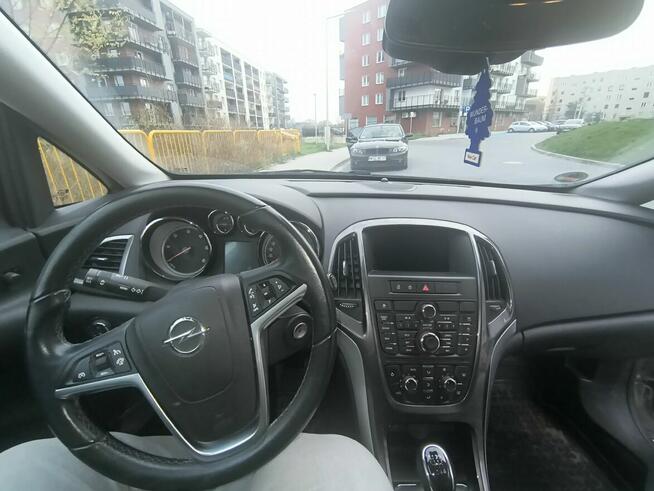 Opel Astra J 2013 r. Sports Tourer 1.7 CDTI 110 km