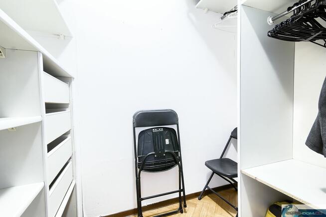 Przestronna kawalerka garderobą – Sołacz, ul. Sokoła