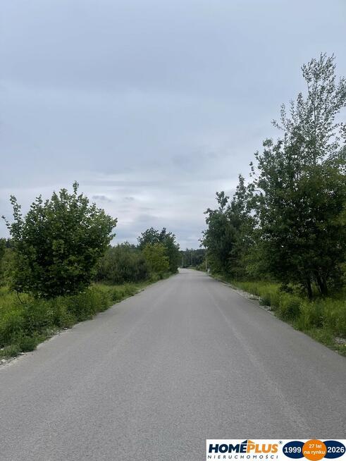 Działka 879 m² – media w drodze, las, SKM.