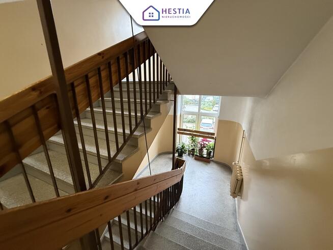 Duża Kawalerka z balkonem - Zamknięte Osiedle !