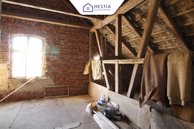 Poniemiecki dom z dużą stodołą - super cena!