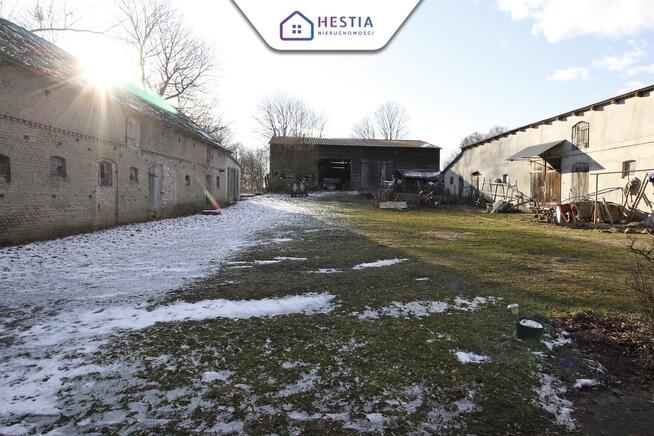 Poniemiecki dom z dużą stodołą - super cena!