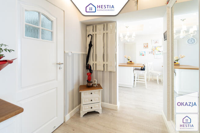 Dom wolnostojący, w całości podpiwniczony.