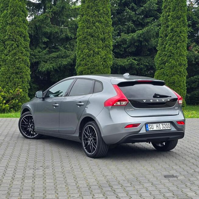 Volvo V40 II 2.0 D2 Drive-E Summum