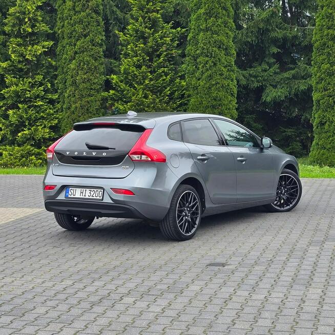 Volvo V40 II 2.0 D2 Drive-E Summum