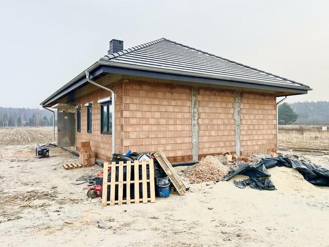 Dom Karczów gm. Dąbrowa, Grobla