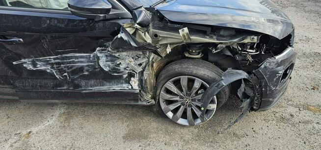 Volkswagen T-Roc R line automat 1.5 Tsi 68tyskm