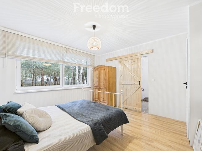 Dom parterowy w otulinie lasu