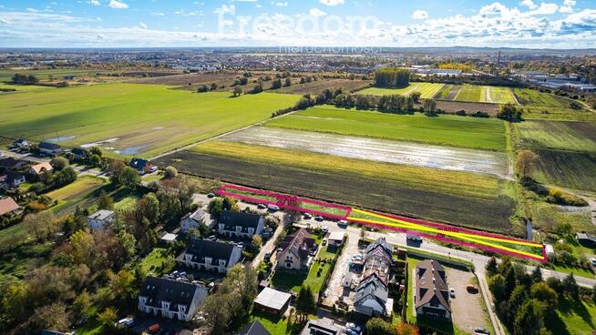 Działka budowlana pod budynek dwulokalowy i garaże