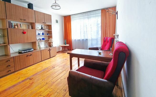 trzypokojowe z balkonem na pierwszym piętrze