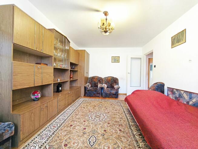 trzypokojowe z balkonem na pierwszym piętrze