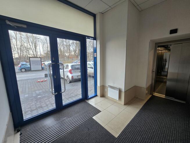 Lokal na I piętrze z własną windą