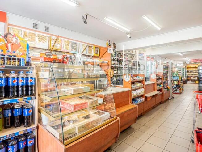 Przestronny lokal usługowy w ścisłym centrum miasta