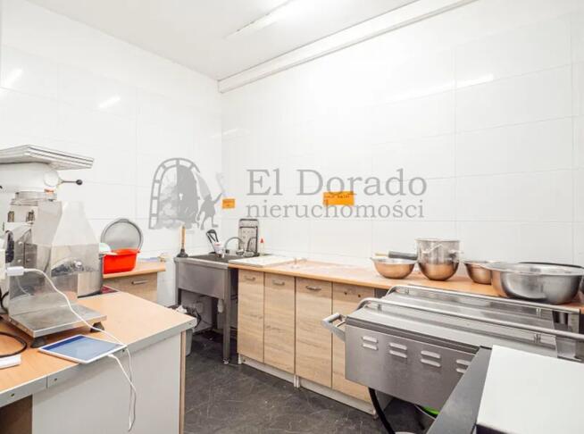 Przestronny lokal usługowy w ścisłym centrum miasta