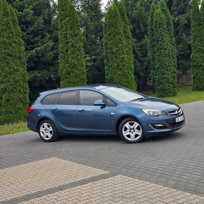 Opel Astra J 1.4 Benzyna 100KM Selection