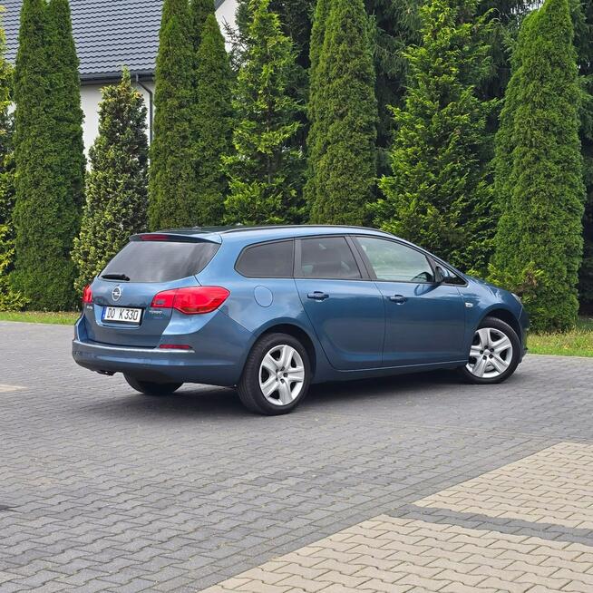 Opel Astra J 1.4 Benzyna 100KM Selection