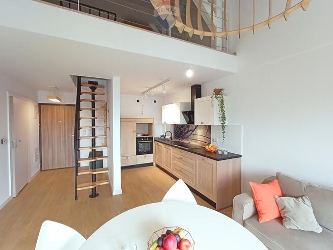 Nowoczesne dwupoziomowe mieszkanie w Centrum