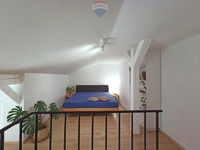 Nowoczesne dwupoziomowe mieszkanie w Centrum