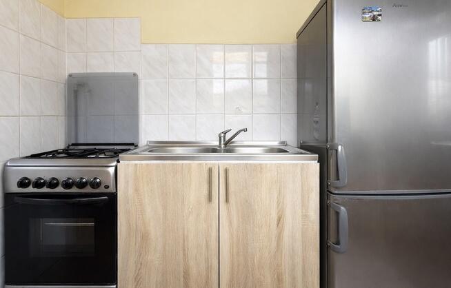 Kawalerka z balkonem i klimatyzacją – parter