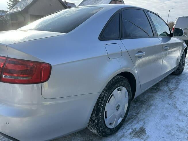 Audi A4 1,8 Turbo moc 160, klimatronik, parktronik, nowe opony zimowe, isofix