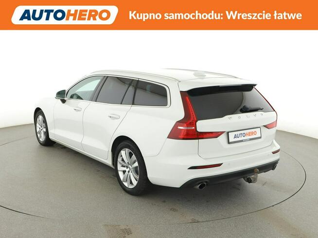 Volvo V60 mHEV automat full LED jasne wnętrze navi klima auto grzane fotele czuj