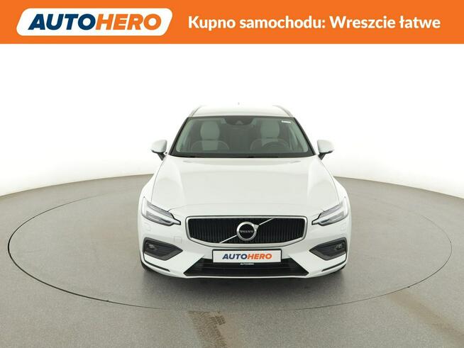 Volvo V60 mHEV automat full LED jasne wnętrze navi klima auto grzane fotele czuj