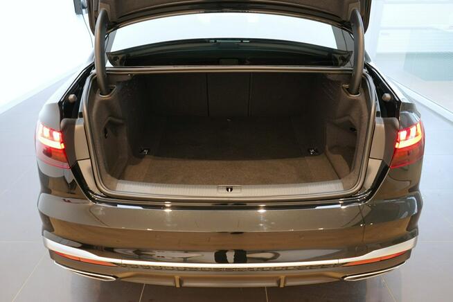 Audi A4 35TFSI 150KM Stronic Sline Tempomat Ambiente Kamera Alu19