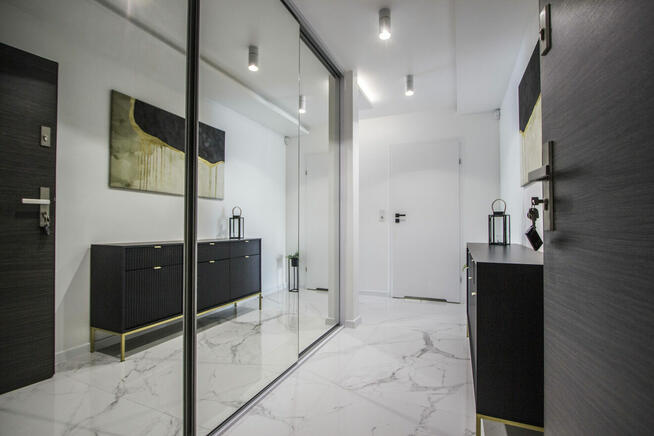 Komfortowe 60 m² z balkonem parking klima Centrum