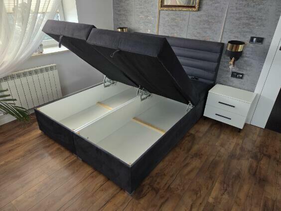 Łóżko i szafki nocne