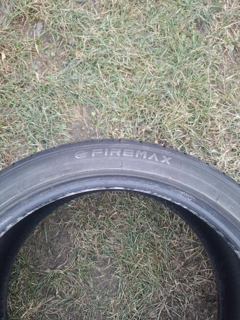 Sprzedam dwie opony 18 225/40