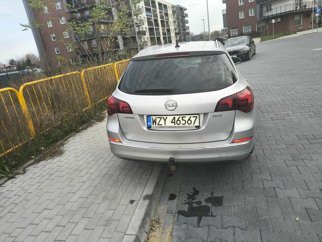 Opel Astra J 2013 r. Sports Tourer 1.7 CDTI 110 km