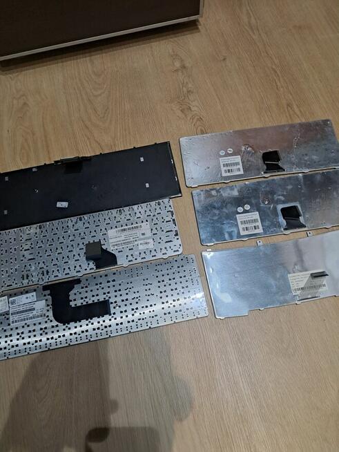 Rozne czesci na sprzedaz tanio z laptopow ramy matryce itd